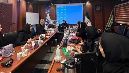 برگزاری جلسه بازآموزی به مناسبت هفته ملی مبارزه با سرطان ویژه بهورزان در شبکه بهداشت اسلامشهر 